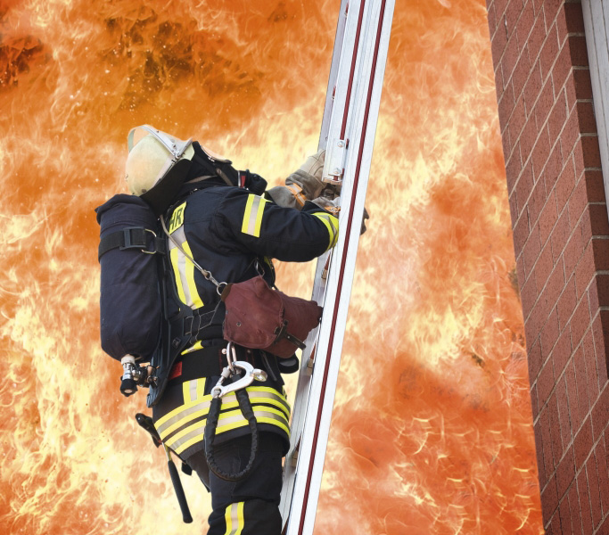 T&ouml;bbc&eacute;l&uacute; ajt&oacute;k